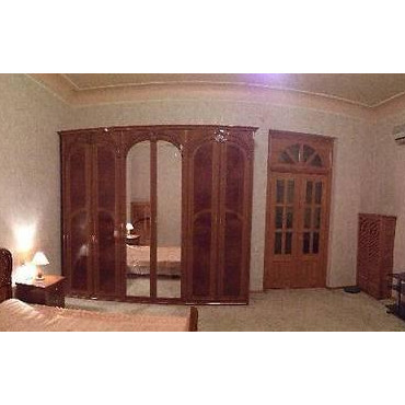 Продам квартиру, Мироносицкая ул. , 3 кім., 101 м², капитальный ремонт 