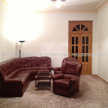 Продам квартиру, Мироносицкая ул. , 3 кім., 101 м², капитальный ремонт 