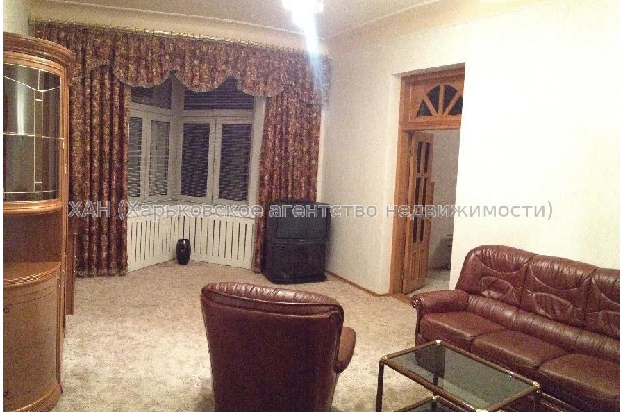 Продам квартиру, Мироносицкая ул. , 3  ком., 101 м², капитальный ремонт 