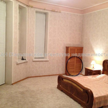 Продам квартиру, Мироносицкая ул. , 3 кім., 101 м², капитальный ремонт 