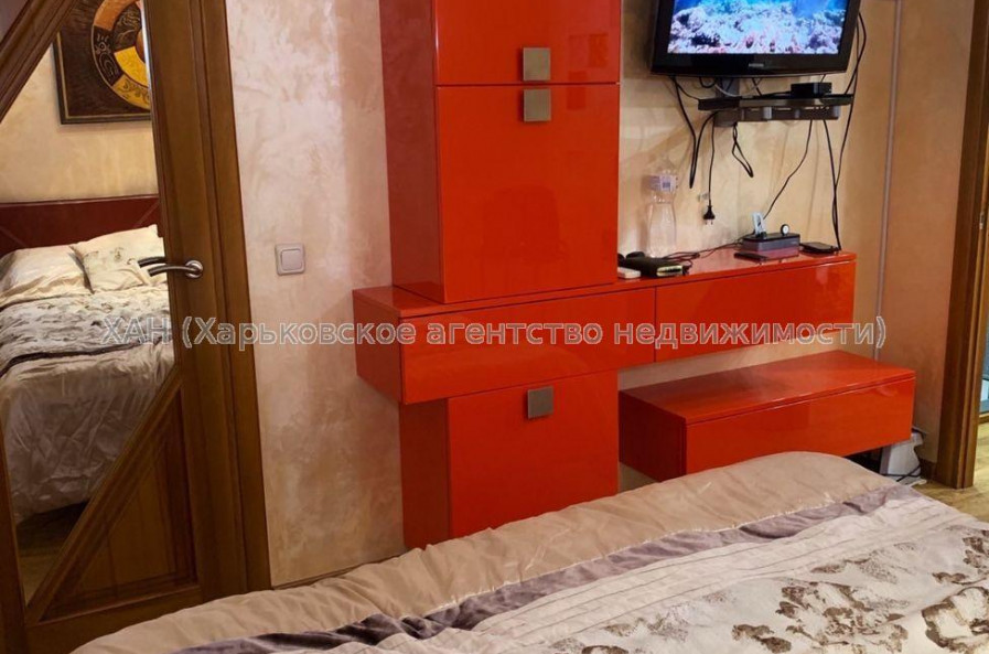 Продам квартиру, Байрона пр-т , 5  ком., 142 м², авторский дизайн 