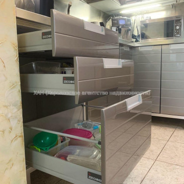 Продам квартиру, Байрона пр-т , 5  ком., 170 м², авторский дизайн 