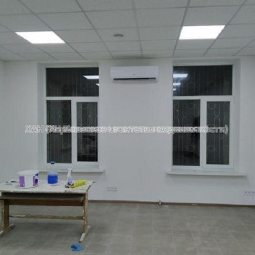 Продам нежилую недвижимость, офис в многоквартирном доме , 1  ком., 162 м², без ремонта 