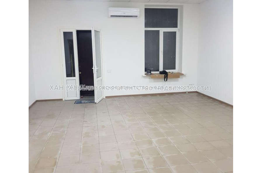 Продам нежилую недвижимость, офис в многоквартирном доме , 1  ком., 162 м², без ремонта 