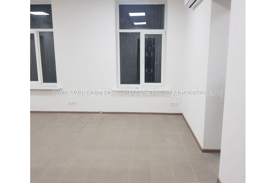 Продам нежилую недвижимость, офис в многоквартирном доме , 1  ком., 162 м², без ремонта 