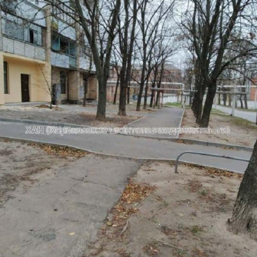 Продам нежилую недвижимость, офис в многоквартирном доме , 1  ком., 162 м², без ремонта 