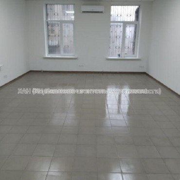 Продам нежилую недвижимость, офис в многоквартирном доме , 1  ком., 162 м², без ремонта 