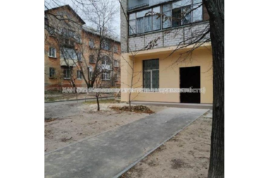 Продам нежилую недвижимость, офис в многоквартирном доме , 1  ком., 162 м², без ремонта 