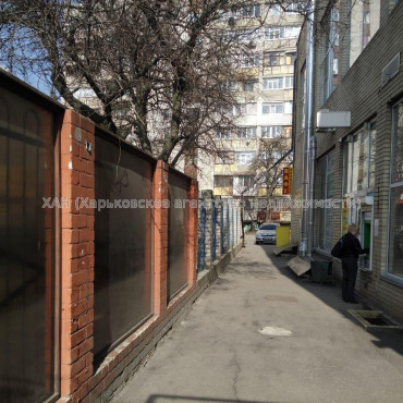 Продам нежитлову нерухомість, объект сервиса , 1 кім., 1600 м², капитальный ремонт 