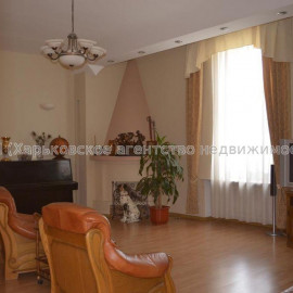 Продам квартиру, Чигирина ул. , д. 8 , 5  ком., 193 м², капитальный ремонт