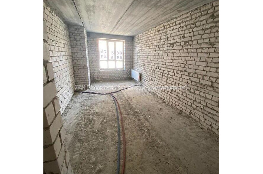 Продам квартиру, Героев Харькова просп. , 1 кім., 42 м², без внутренних работ 