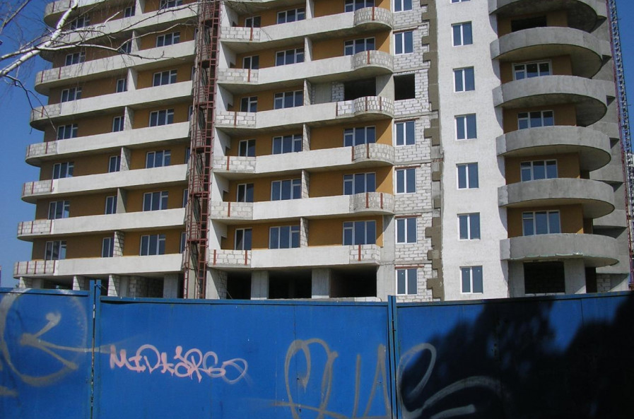 Продам квартиру, Победы просп. , 2 кім., 71 м², частичный ремонт 