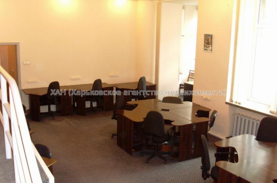 Сдам нежилую недвижимость, офисное помещение , 1  ком., 140 м², капитальный ремонт 