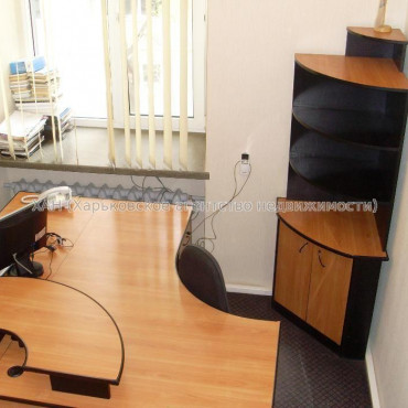 Сдам нежилую недвижимость, офисное помещение , 1  ком., 140 м², капитальный ремонт 