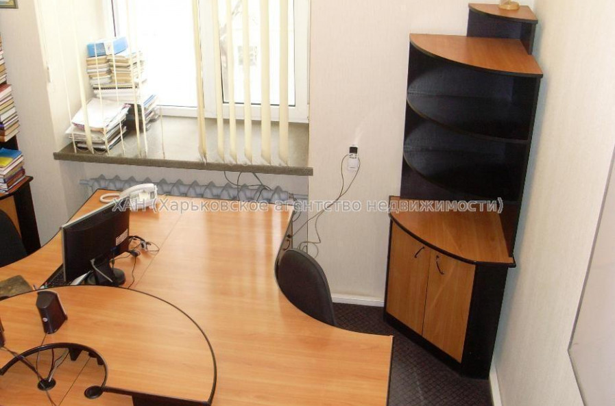 Сдам нежилую недвижимость, офисное помещение , 1  ком., 140 м², капитальный ремонт 