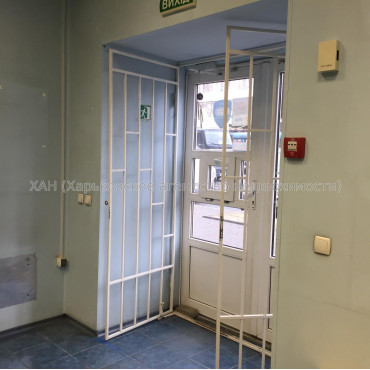 Сдам нежилую недвижимость, торговое помещение , 4  ком., 110 м²