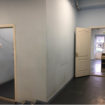 Сдам нежилую недвижимость, торговое помещение , 4  ком., 110 м²