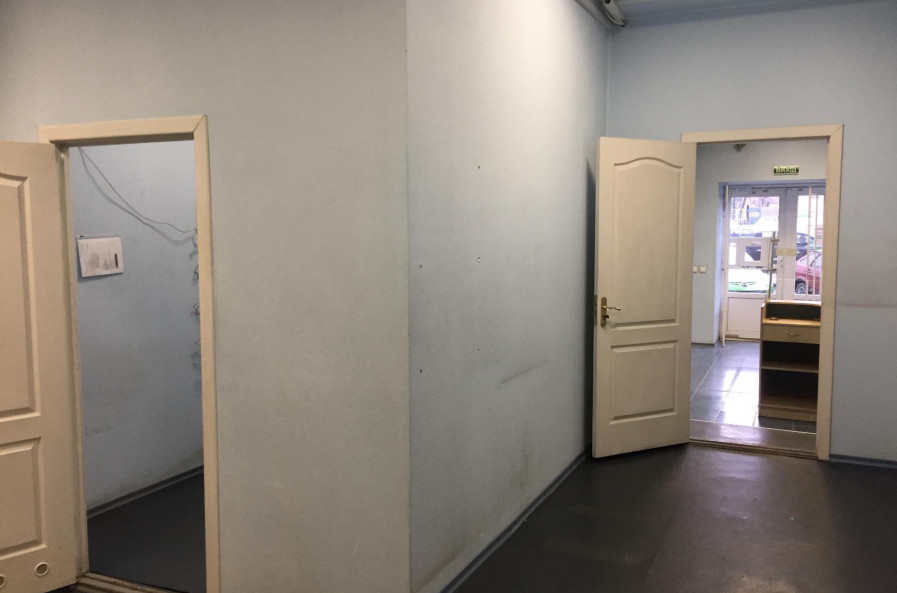 Сдам нежилую недвижимость, торговое помещение , 4  ком., 110 м²
