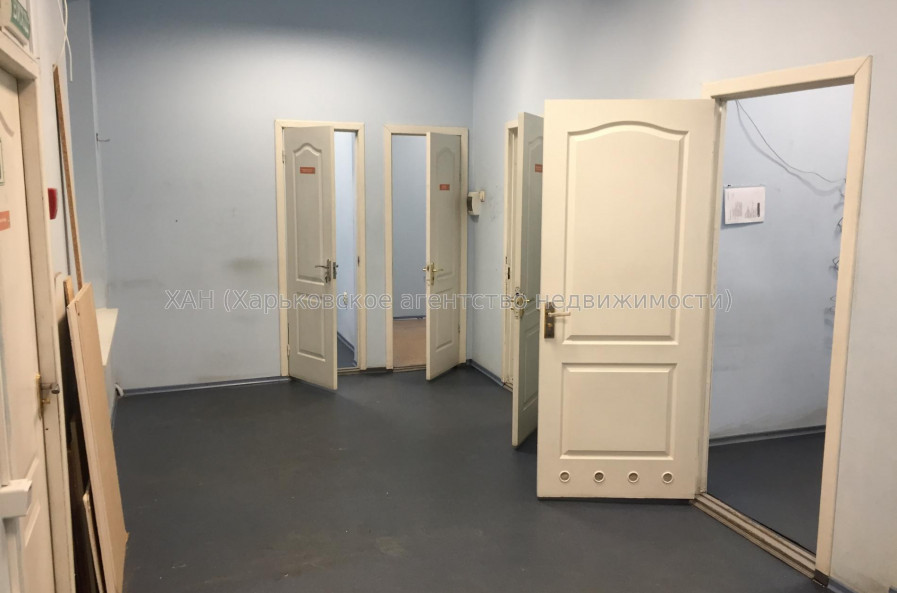 Сдам нежилую недвижимость, торговое помещение , 4  ком., 110 м²