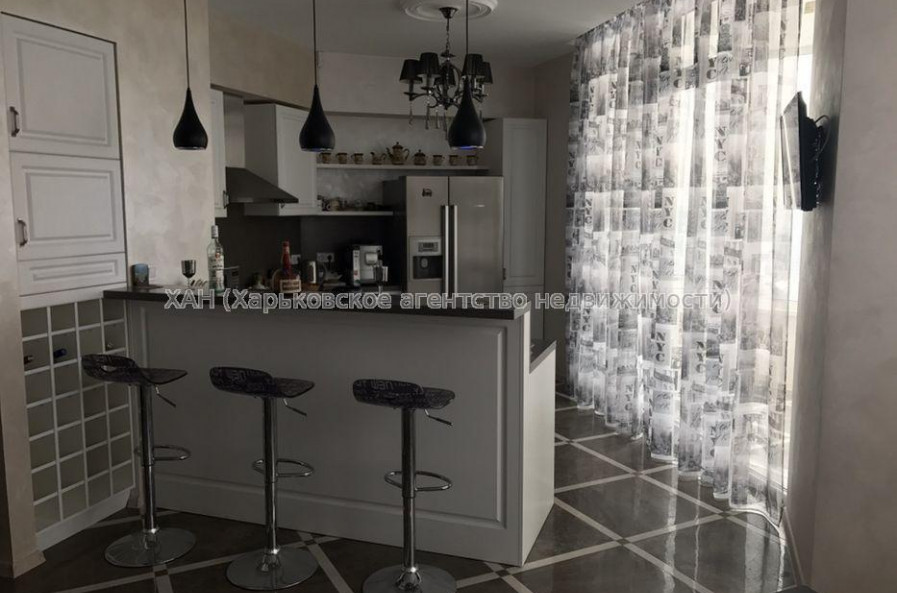 Продам квартиру, Культуры ул. , 3 кім., 126 м², авторский дизайн 