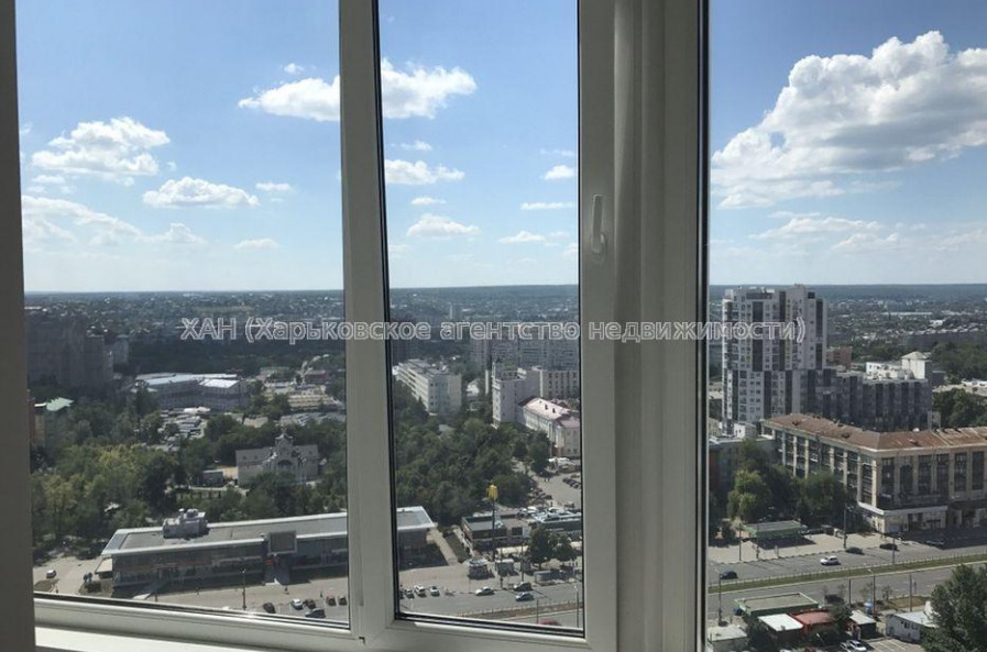 Продам квартиру, Культуры ул. , 3 кім., 126 м², авторский дизайн 