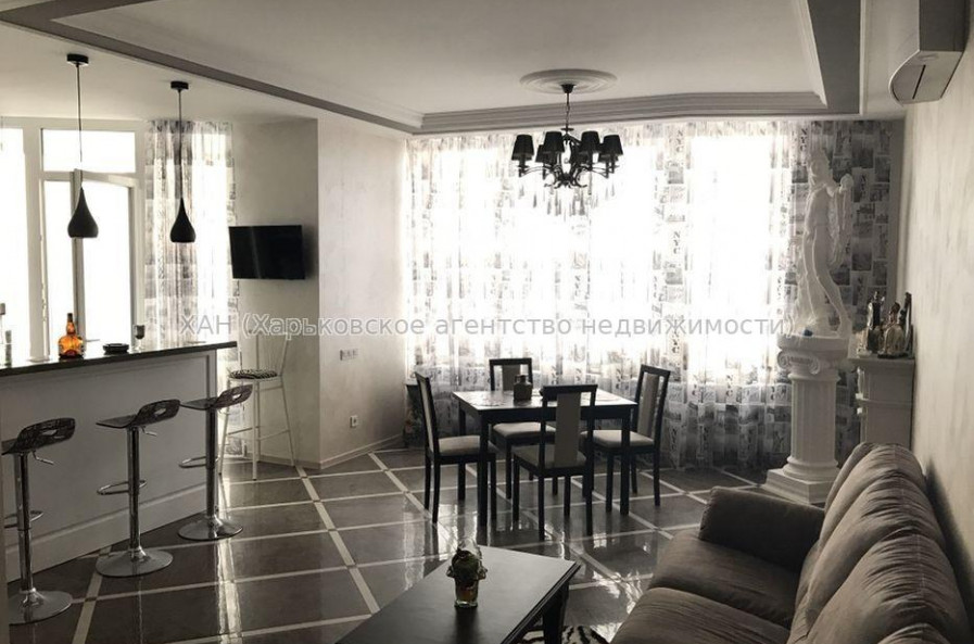 Продам квартиру, Культуры ул. , 3 кім., 126 м², авторский дизайн 