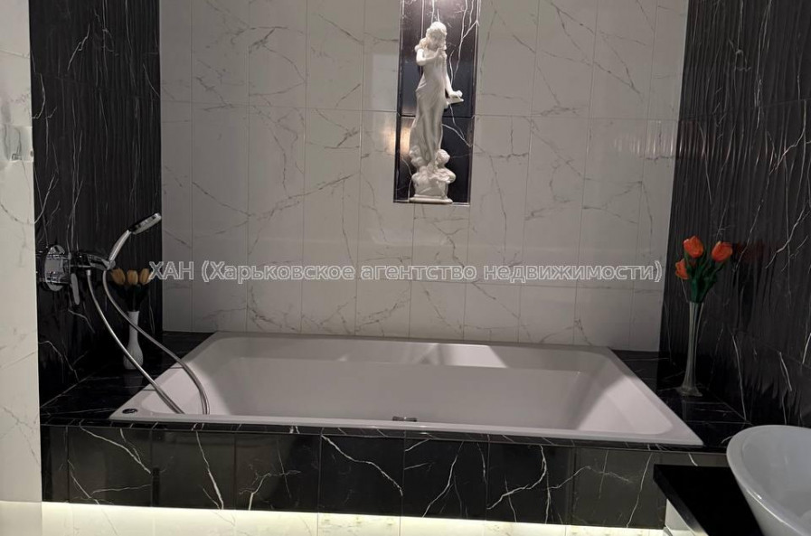 Продам квартиру, Культуры ул. , 3  ком., 113.60 м², авторский дизайн 