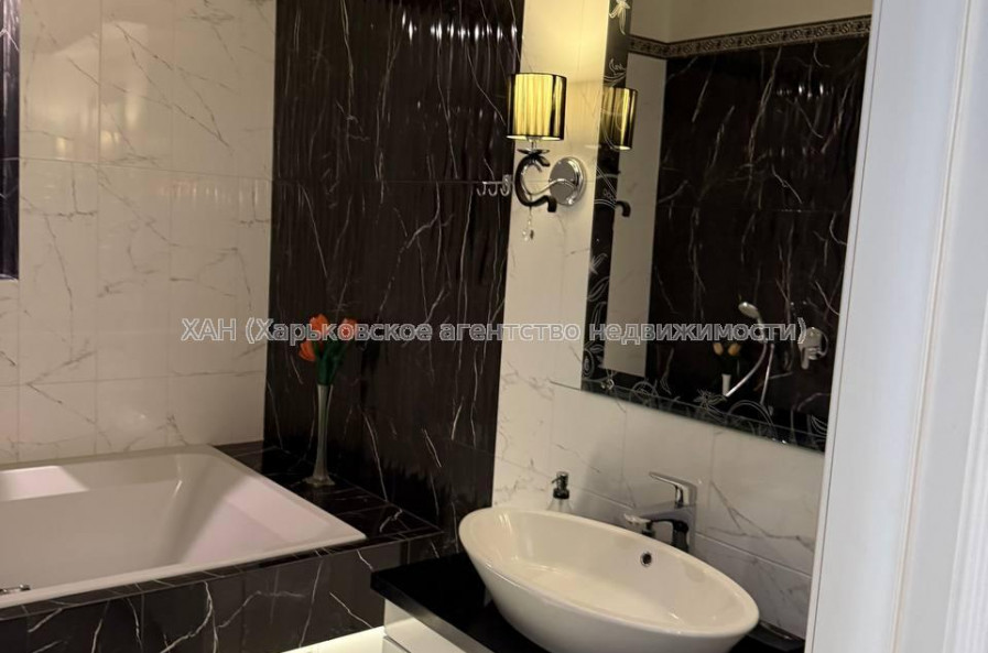 Продам квартиру, Культуры ул. , 3  ком., 113.60 м², авторский дизайн 