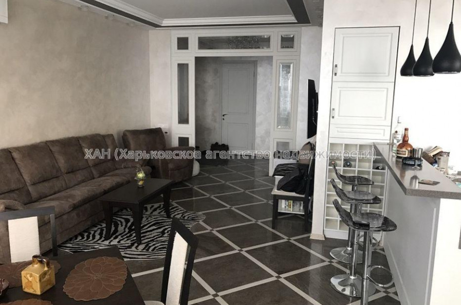 Продам квартиру, Культуры ул. , 3 кім., 126 м², авторский дизайн 