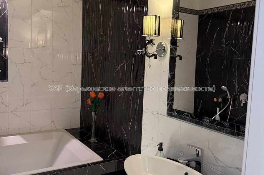 Продам квартиру, Культуры ул. , 3  ком., 113.60 м², авторский дизайн 