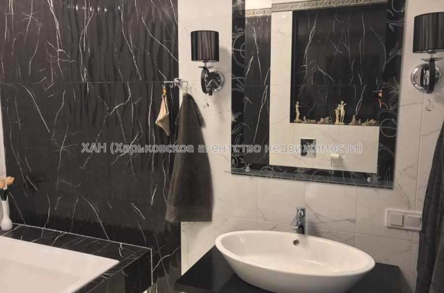 Продам квартиру, Культуры ул. , 3 кім., 126 м², авторский дизайн 
