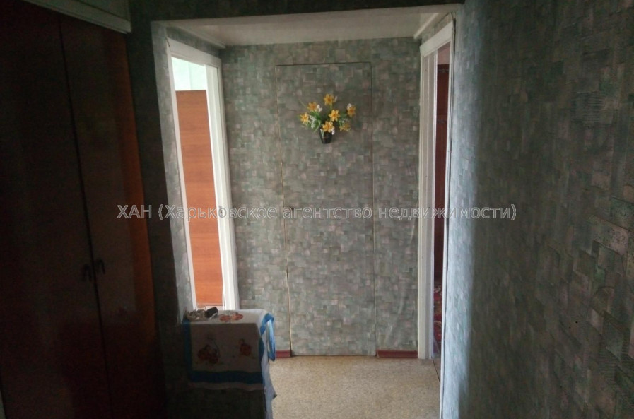 Продам квартиру, Амосова ул. , 3  ком., 64 м², косметический ремонт 