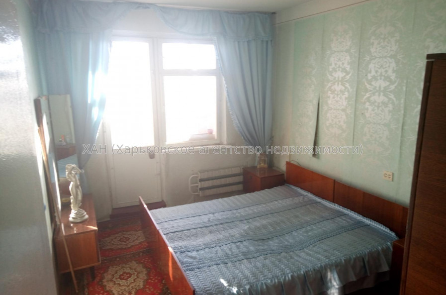 Продам квартиру, Амосова ул. , 3  ком., 64 м², косметический ремонт 