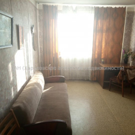 Продам квартиру, Амосова ул. , 3 кім., 64 м², косметический ремонт