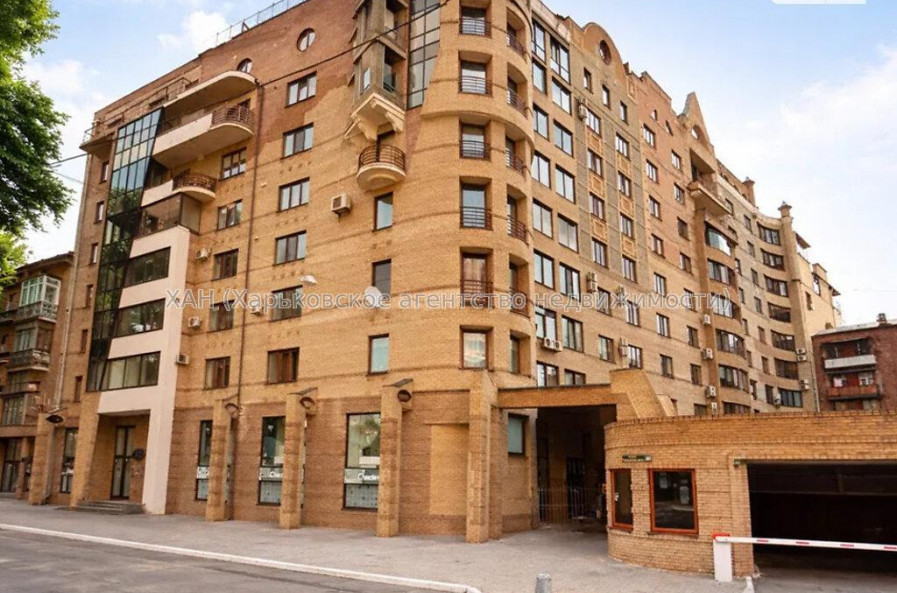 Продам квартиру, Чернышевская ул. , 3  ком., 150 м², евроремонт 