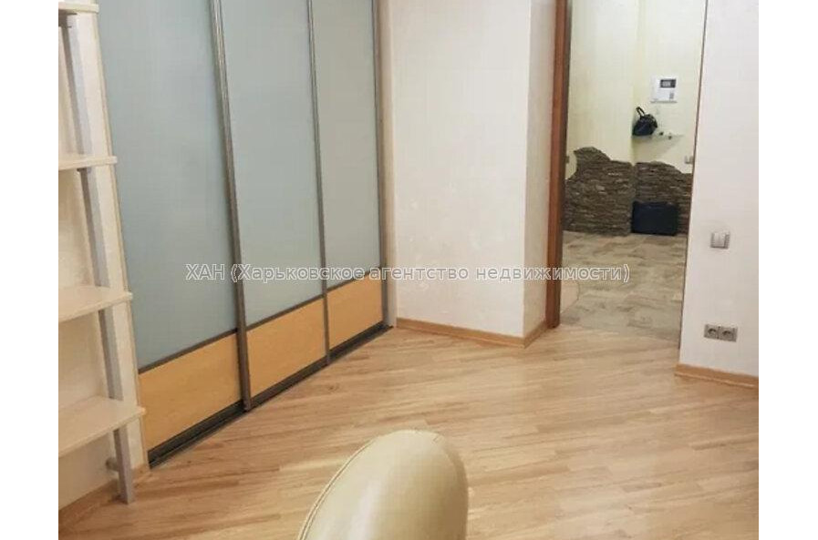 Продам квартиру, Чернышевская ул. , 3  ком., 150 м², евроремонт 