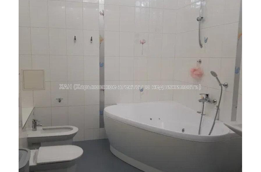 Продам квартиру, Чернышевская ул. , 3  ком., 150 м², евроремонт 