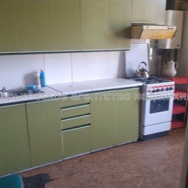 Продам квартиру, Куликовская ул. , 5 кім., 117 м², косметический ремонт