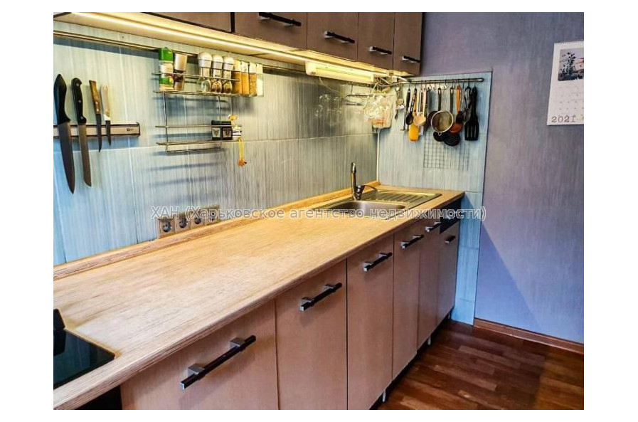 Продам квартиру, Тракторостроителей просп. , 3 кім., 61 м², капитальный ремонт 