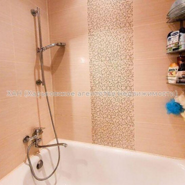 Продам квартиру, Тракторостроителей просп. , 3 кім., 61 м², капитальный ремонт 