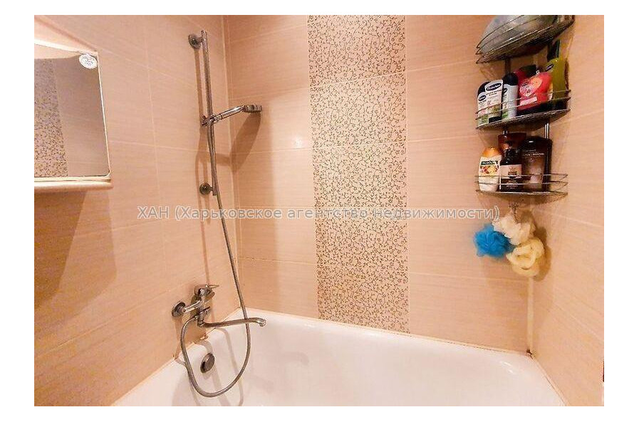 Продам квартиру, Тракторостроителей просп. , 3 кім., 61 м², капитальный ремонт 