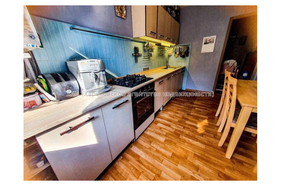 Продам квартиру, Тракторостроителей просп. , 3 кім., 61 м², капитальный ремонт 