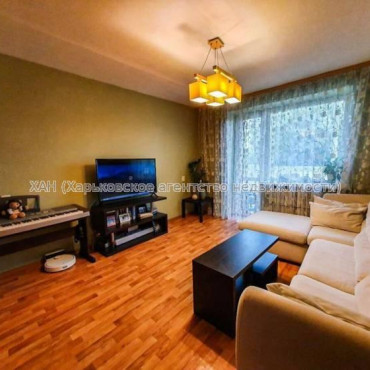 Продам квартиру, Тракторостроителей просп. , 3 кім., 61 м², капитальный ремонт 