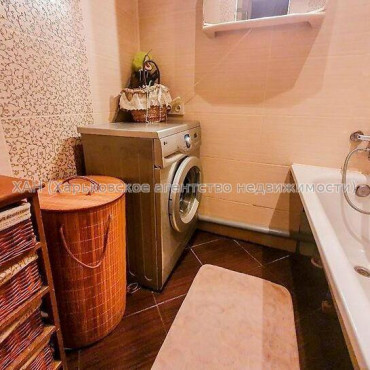 Продам квартиру, Тракторостроителей просп. , 3 кім., 61 м², капитальный ремонт 