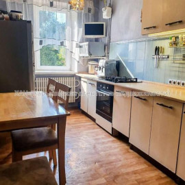 Продам квартиру, Тракторостроителей просп. , 3 кім., 61 м², капитальный ремонт