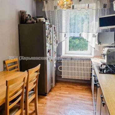 Продам квартиру, Тракторостроителей просп. , 3 кім., 61 м², капитальный ремонт 