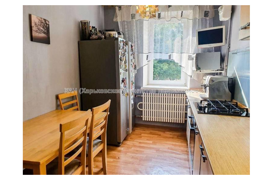 Продам квартиру, Тракторостроителей просп. , 3 кім., 61 м², капитальный ремонт 