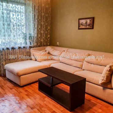 Продам квартиру, Тракторостроителей просп. , 3 кім., 61 м², капитальный ремонт 