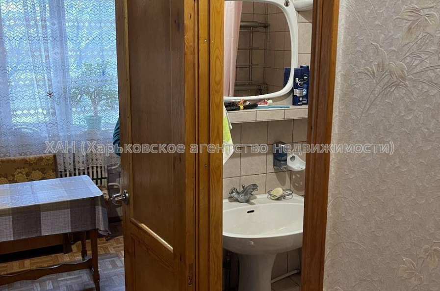 Продам квартиру, Каденюка ул. , 2 кім., 51 м², косметический ремонт 