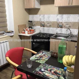 Продам квартиру, Ахсарова Энвера ул. , 1  ком., 33 м², капитальный ремонт